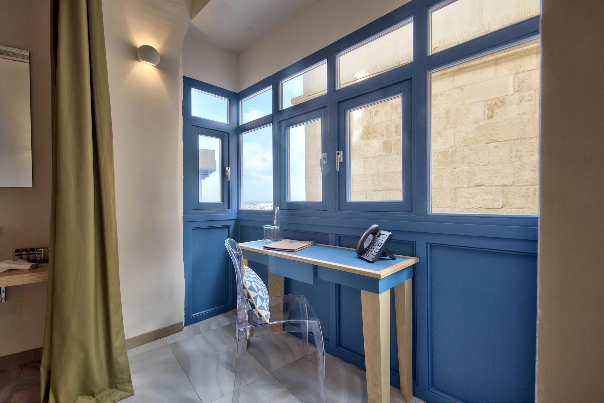 The British Suites Валета Екстериор снимка
